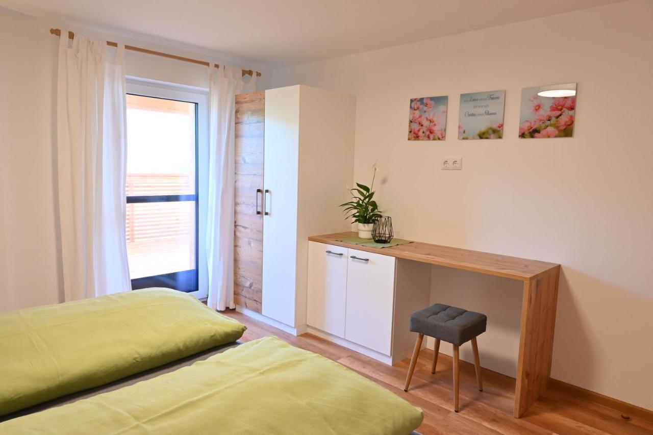 Biohof Auinger, Der Tiererlebnishof Apartman Aurach am Hongar Kültér fotó